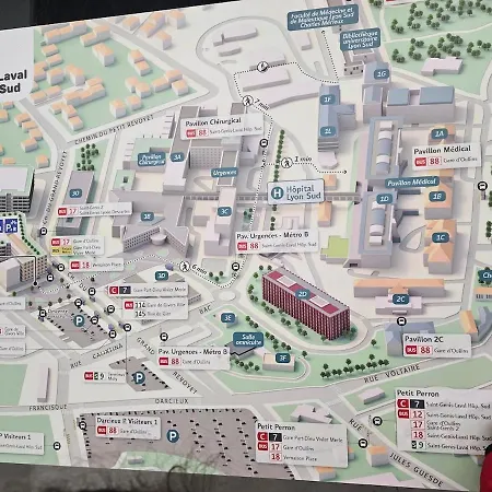 T1 A 2 Min Hopitaux Lyon Sud Fac De Medecine Et Terminus Metro B Apartment *